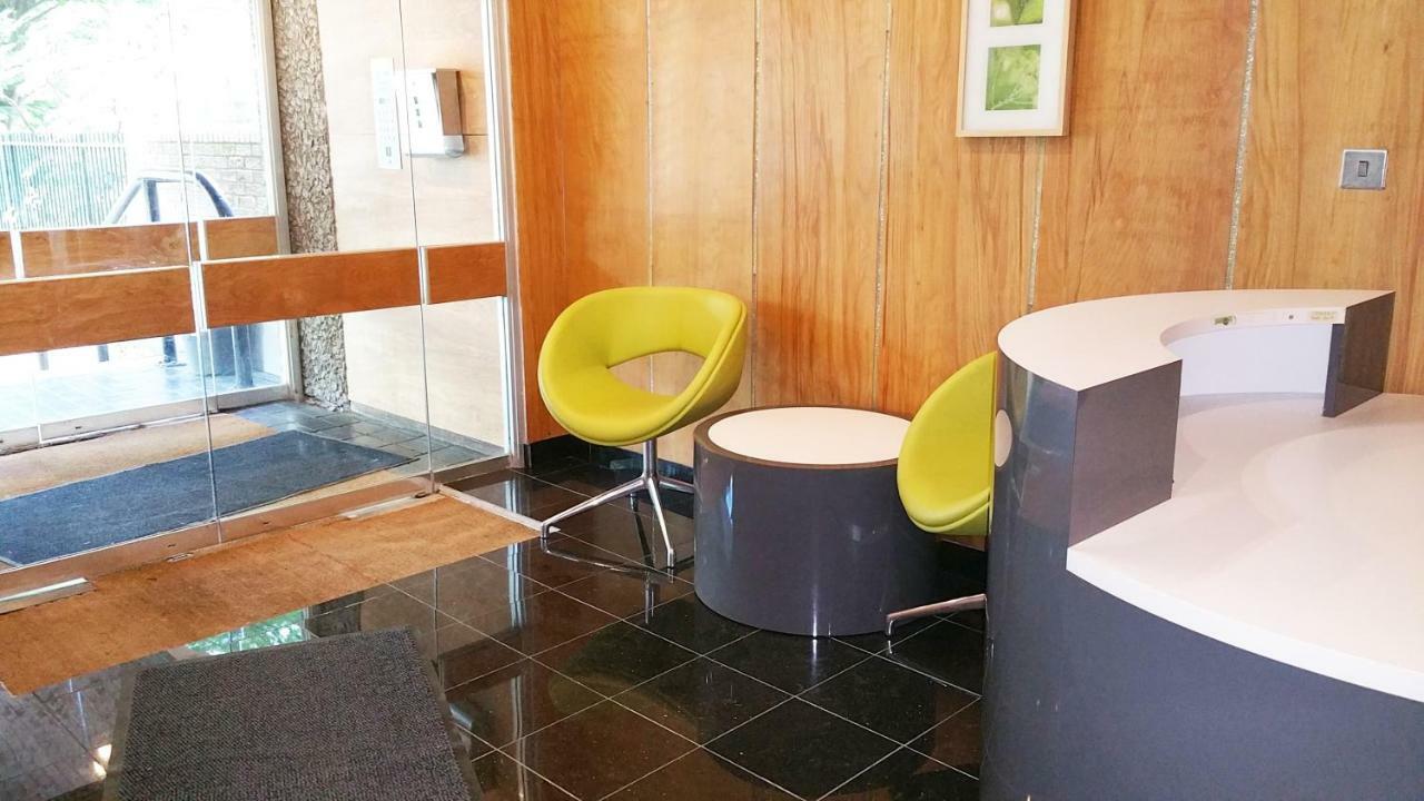 Cygnet House Aparthotel Croydon Buitenkant foto
